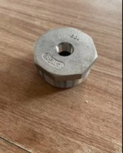 Reducing bush 1 1/2"m x 1/4"fm SST